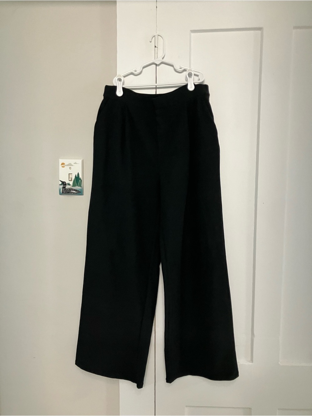 Vuori Black Wide-Leg Women’s pants black size medium EUC